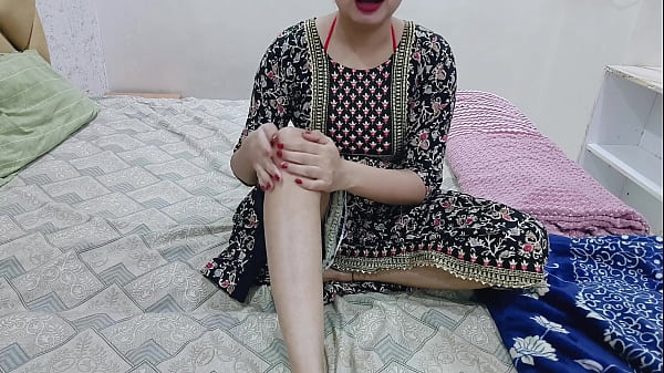 Saat Malam, Kakak Tiriku Sendirian Di Kamar, Aku Pun Masuk Dan Mulai Memijat Tubuh Serta Memekku Di Depannya.