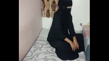 Gadis Bercadar Digebukin Sopir Pribadi Di Dalam Mobil Sambil Ngeluarin Desahan Basah.
