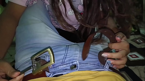 Pacarku Yang Muslimah Lagi Panas-panasnya, Pas Doi Duduk Di Samping, Langsung Hisap Kontol Pake Suara Hindi