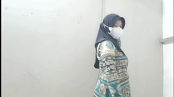 Ngentotin Istri Tetangga Pas Suaminya Cabut Kerja, Makin Heboh Makin Basah