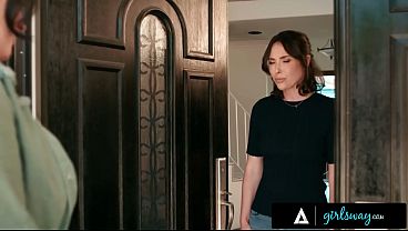 Sarah Arab, Prajurit Montok Binal, Ketemu Lagi Mantan Komandan Bejat Casey Calvert, Siap Main Gila Bareng.