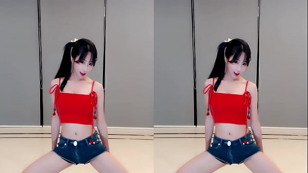 Cô Gái Trung Quốc Nhảy Cột Nóng Bỏng, Háng ướt đẫm Cực Phê