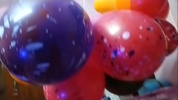 Wanita India Main Balon, Bikin Makin Basah Dan Panas