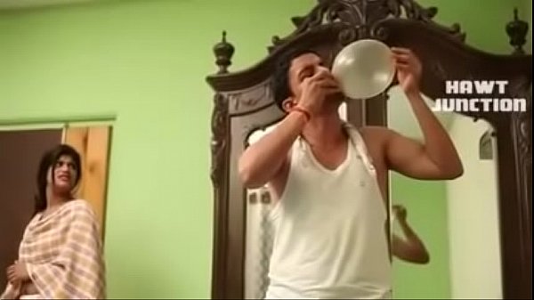 Desi Bhabi Lagi Panas, Minta Digaruk