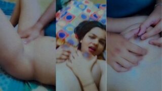 Desi Cewek Telanjang, Toketnya Ditekan-tekan, Memeknya Dijari-jariin.