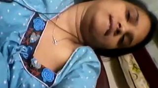 Desi Pegawai Bank Bugil Selfie Skandal – 3 Cewek Nakal