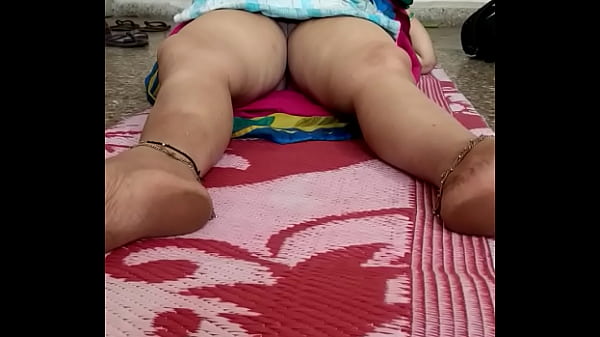 Bokep Tante Pijit Desi, Bikin Makin Panas