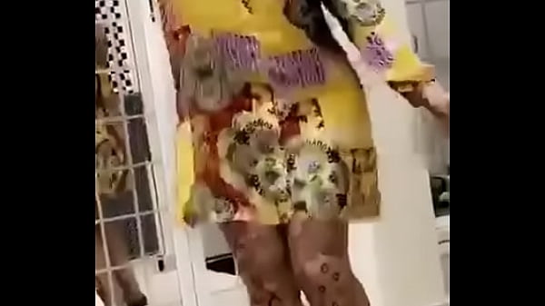 Desi 3, Bikin Otak Lo Panas Sama Bibir Basahnya Yang Nggak Bisa Diem.