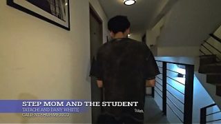 Ibu Tiri Dan Murid Nakal Yang Penuh Gairah