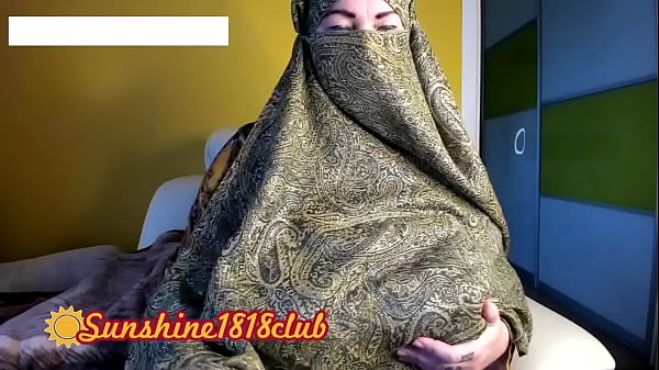 Wanita Gemuk Turki Arab Berhijab Dengan Tetek Gede, Rekaman Webcam Tanggal 10 November, Bikin Ngilu.