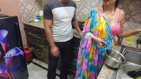 Bini Orang Digebrak Binal Sama Adik Ipar Di Dapur, Pertama Kali Crot Di Lantai.