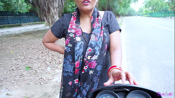 Bhabi Desi Indian Lagi Jalanan, Digebuk Anjing Sama Client Sambil Moan Pake Suara Hindi.