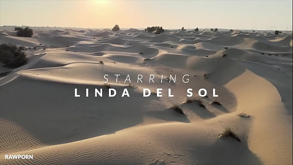 Linda Del Sol Malem-malem Di Gurun, Goyangannya Bikin Malam Makin Panas.
