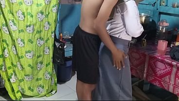 Adik Ipar Digenjot Di Dapur Sebelum Berangkat Sekolah, Makin Greget