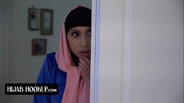 Penuh Rasa Penasaran, Gadis Cantik Berhijab Dengan Bokong Sempurna Digilas Habis Oleh Instruktur Bernafsu.