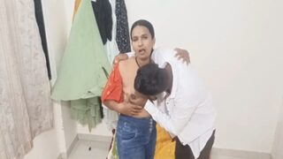 Bhabhi Ngerekam Adegan Panas Sama Devar Yang Lagi Horny Banget