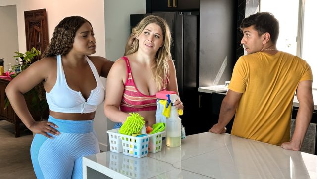 Realita Raja – Ibu Mulus Bikin Threesome Mandi Bareng Mahasiswa