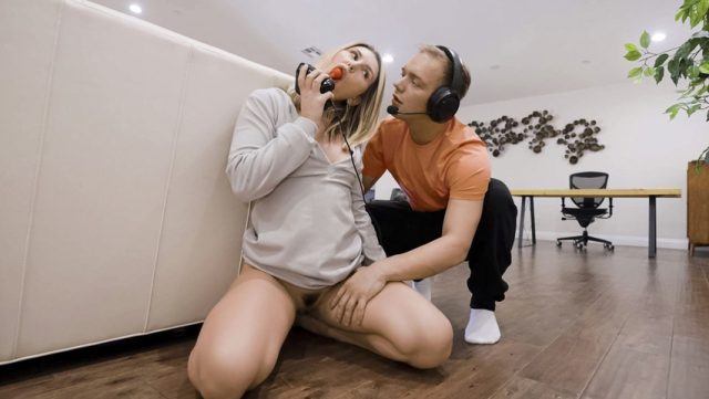 Reality Kings – Tancapkan Joystick Ke Pantatku