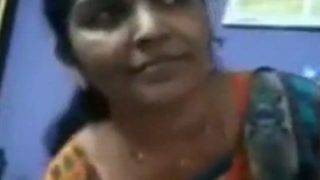 Tamil Aunty Buka Celana Dalam Pas Video Call, Gerakannya Bikin Makin Panas