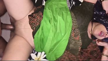 Kakak Tiri Desi Diancurin Sama Adik Tiri Pas Di Rumah Sendirian, Film Penuh Panas Banget (suara Hindi)