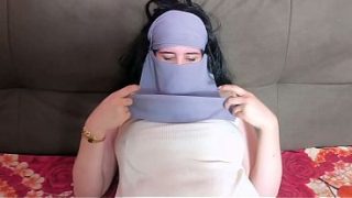 مصريه نيك شرموطة مع تلاتة فحول سكس عربي نار