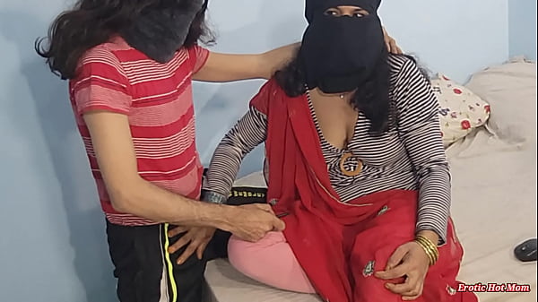 Semoga Pacar Lu Nggak Sesexy Itu, Ngentot Memek Desi Indian Yang Sempit Sambil Pake Hijab Muslim, Dengan Erangan Panas Kencang Dalam Bahasa Hindi.