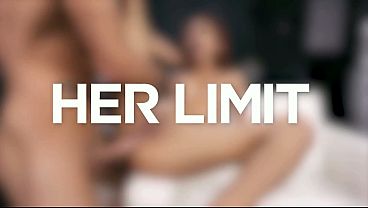 Cewek Asia Langsing Pakai Lingerie Pink, Badan Mulus Berminyak, Diperkosa Keras Di Lubang Belakang