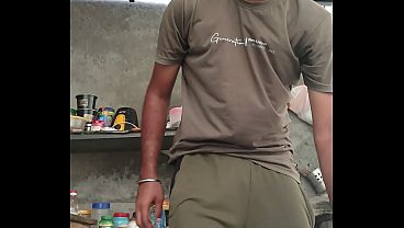Cowok India Sendirian Muterin Kontol Kecilnya Yang Mungil