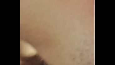 سعودي متلذذ يشوف مرته تنرنح قدامه وهو يتفرج على سكس عربي نار، دياثة تجنن