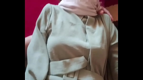Saudari Tiri Berhijab Digoyang Habis-habisan Pas Momen Lebaran.