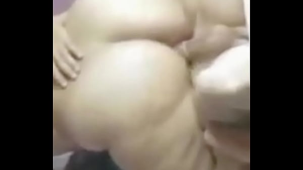 المتناكة تموت على الزبر