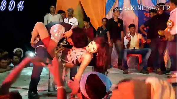Tarian Bhojpuri Arkestra Bikin Cewek Basah Keringetan.